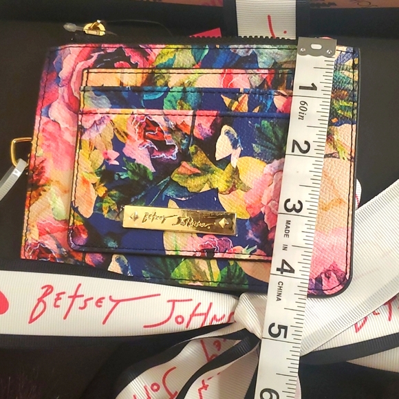 Betsey Johnson Gift Set Hat and Card Case Floral - Picture 11 of 11